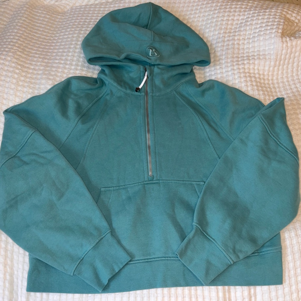 Lululemon Cropped Scuba